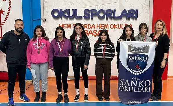 SANKO OKULLARI ÖĞRENCİLERİNİN ESKRİM BAŞARISI